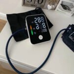 Ultra Precision Blutdruckmessgerät / Präzise Blutdruck- und Pulsmessung am Oberarm / Arrhythmie-Erkennung / Mit smarter Speicherfunktion / Für den Heimgebrauch – Bild 4